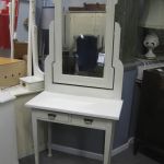 583 1256 DRESSING TABLE
